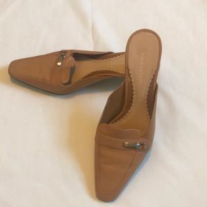 Naturalizer tan leather mules size 7.5